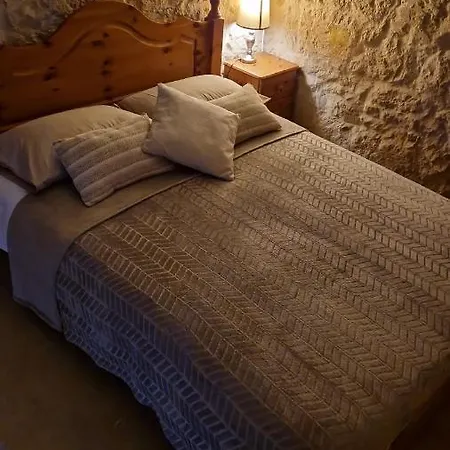 Cozy 1 Bedroom House In Iz-zejtun Holiday home *