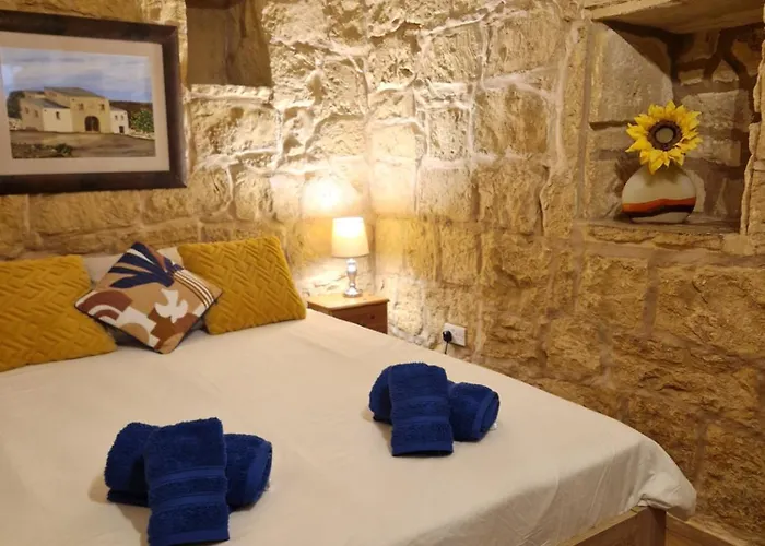 Cozy 1 Bedroom House In Iz-zejtun *