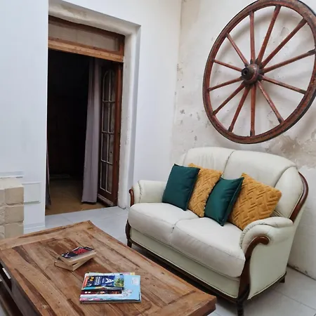 Дом отдыха Cozy 1 Bedroom House In Iz-zejtun