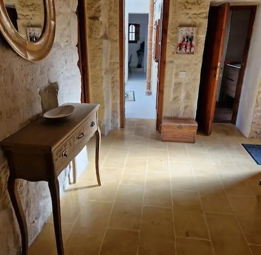 Cozy 1 Bedroom House In Iz-zejtun