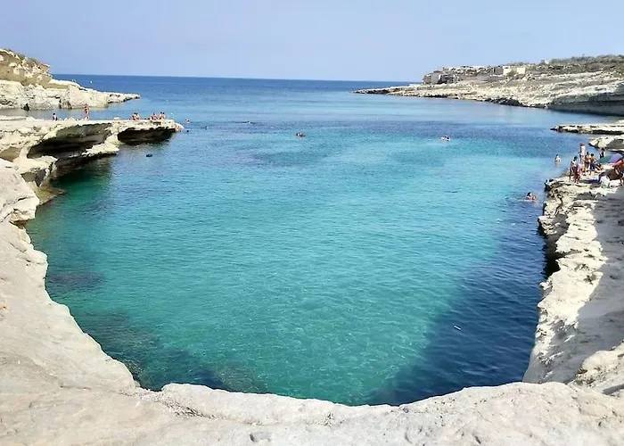 Cozy 1 Bedroom House In Iz-zejtun Hébergement de vacances Żejtun