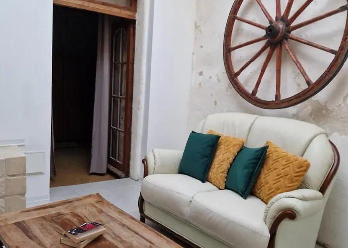 Case de vacanță Cozy 1 Bedroom House In Iz-zejtun