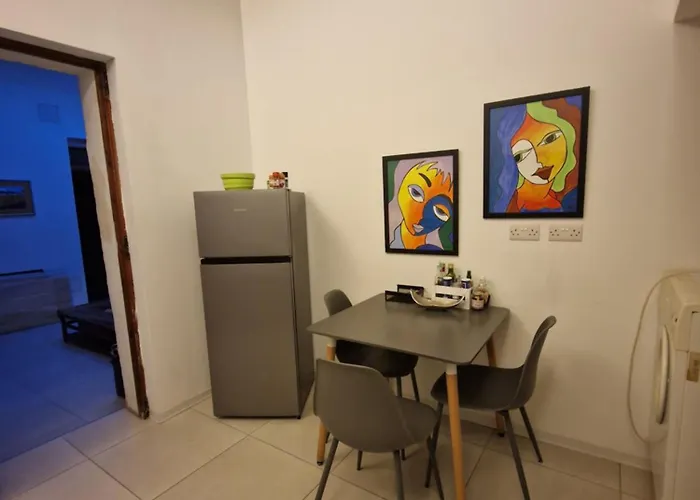 Cozy 1 Bedroom House In Iz-zejtun Case de vacanță Żejtun